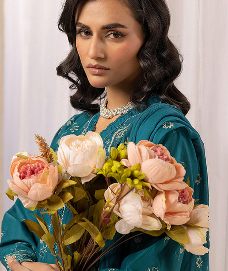 RA Mahee`s Ishal Emb Lawn`25 V#14 D #4