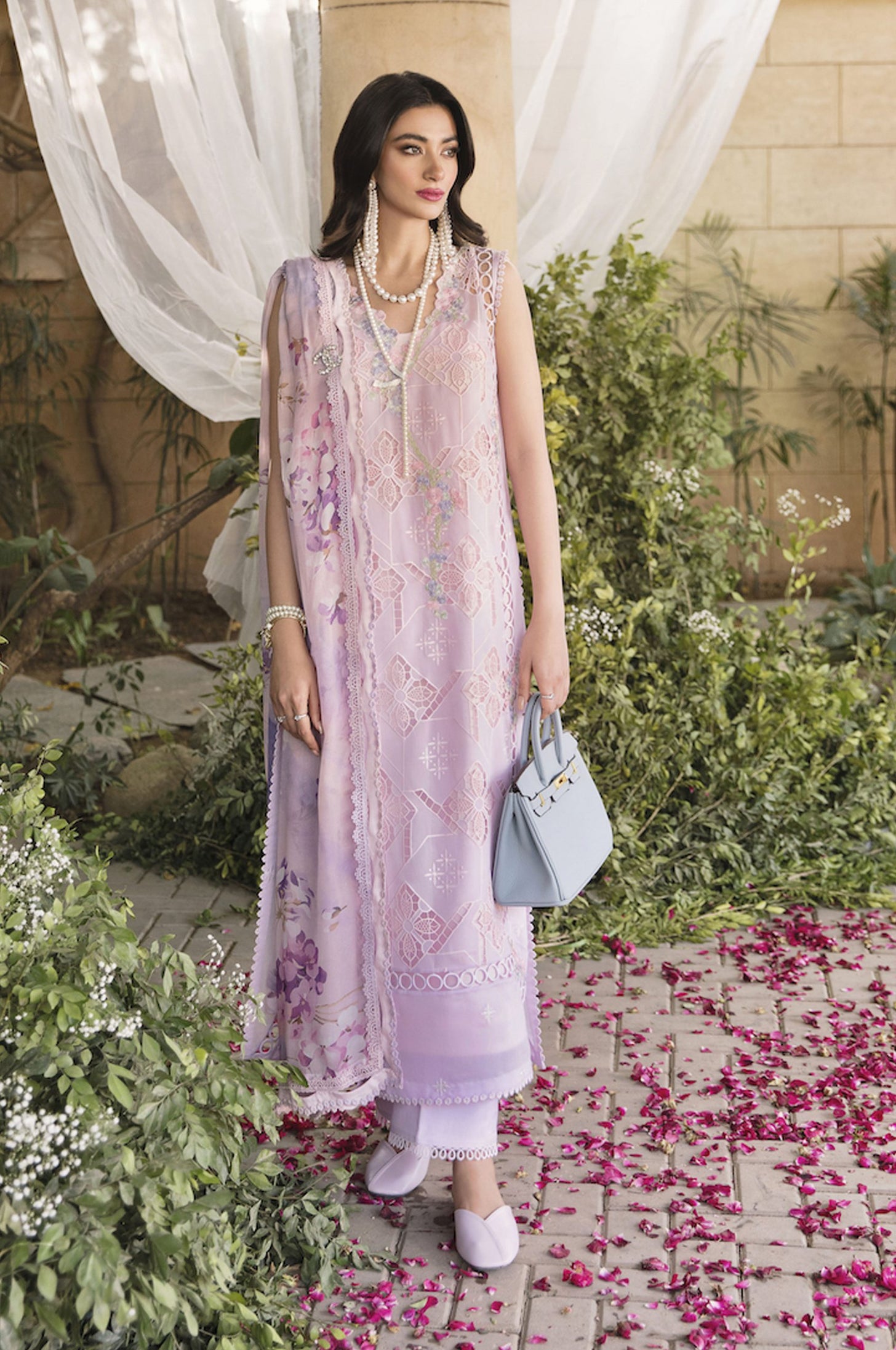 Sable Vogue Luxury Lawn`23 D#4 (Iris)
