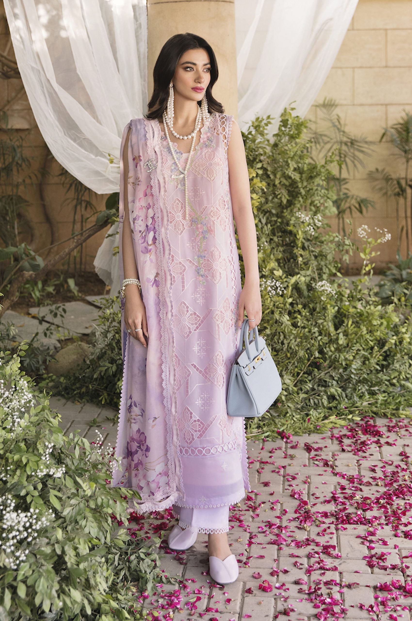 Sable Vogue Luxury Lawn`23 D#4 (Iris)