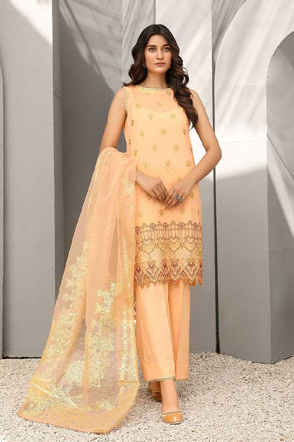 Sanam Saeed Chamak Lawn'23 D#02