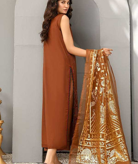 Sanam Saeed Chamak Lawn'23 D#06