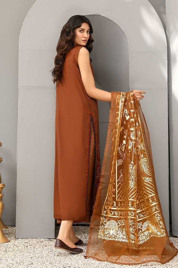 Sanam Saeed Chamak Lawn'23 D#06