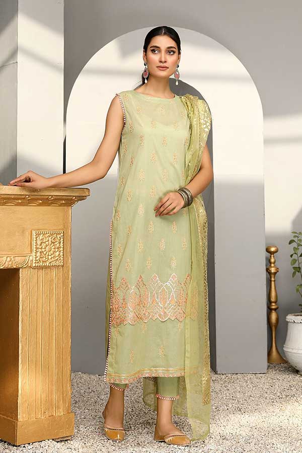 Sanam Saeed Chamak Lawn'23 D#09