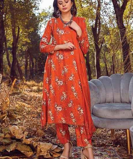 Sanam Saeed Emb Peach`23 D#04