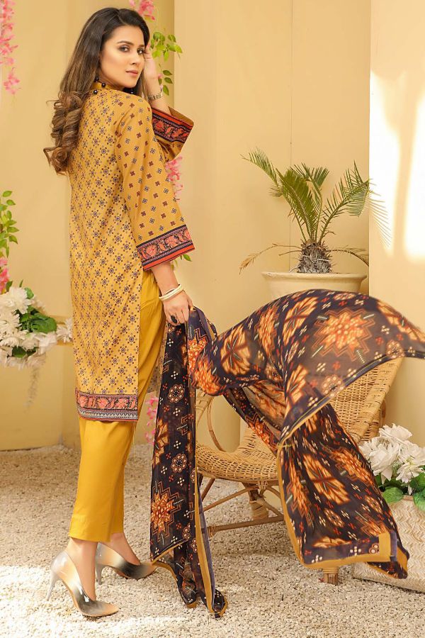 Sanam Saeed Fabura E/Lawn`22 D#04