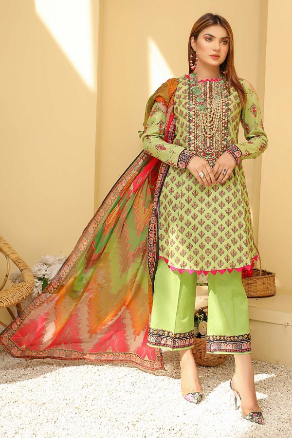 Sanam Saeed Fabura E/Lawn`22 D#07