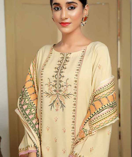 Sanam Saeed Iris Winter'21 D#2