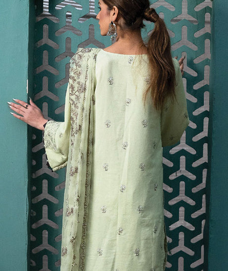 Sanam Saeed Karandi Lawn`23 D#03