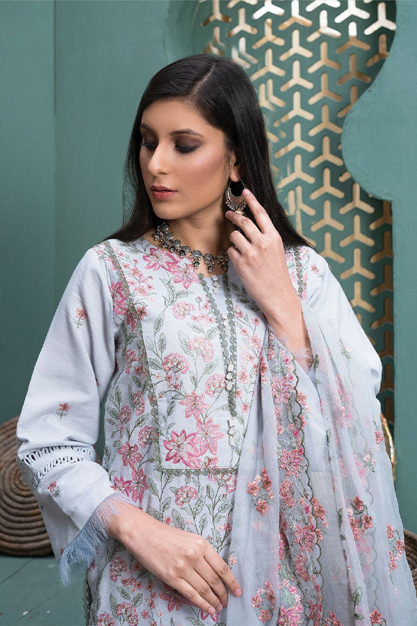 Sanam Saeed Karandi Lawn`23 D#06