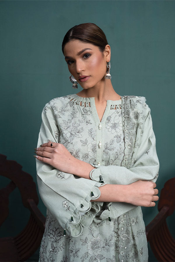 Sanam Saeed Karandi Lawn`23 D#07