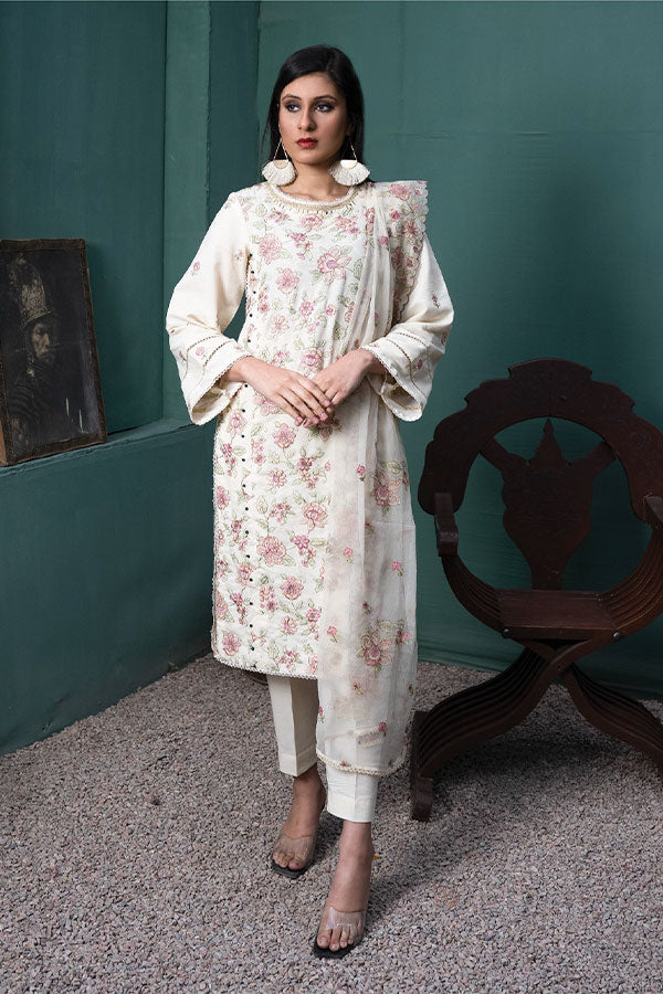 Sanam Saeed Karandi Lawn`23 D#09