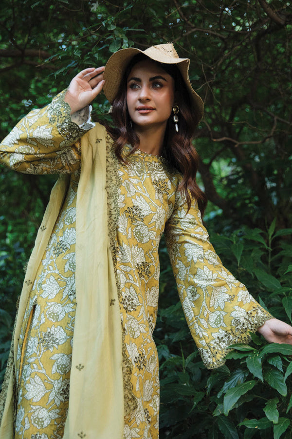 Sanam Saeed Meadow Girl`24 D#05