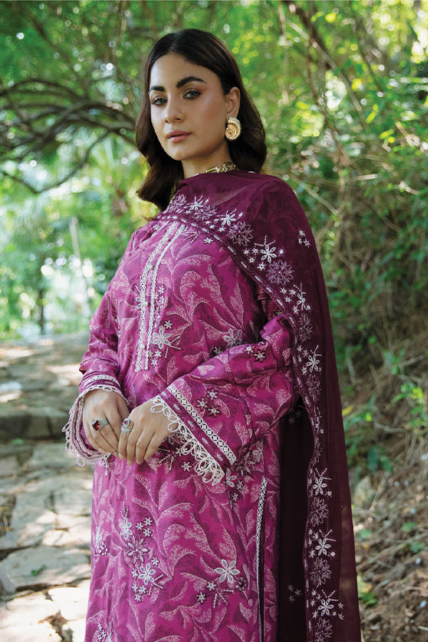 Sanam Saeed Meadow Girl`24 D#07