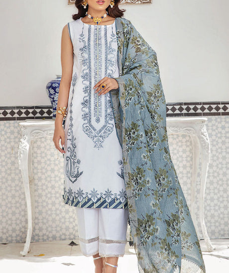 Sanam Saeed Sifaal Emb Lawn`23 D#02