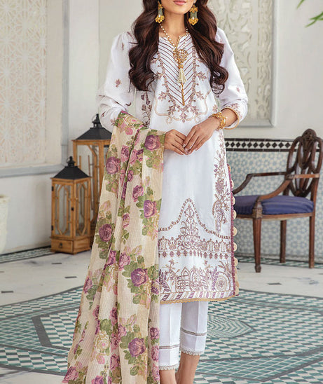 Sanam Saeed Sifaal Emb Lawn`23 D#03