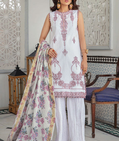 Sanam Saeed Sifaal Emb Lawn`23 D#09