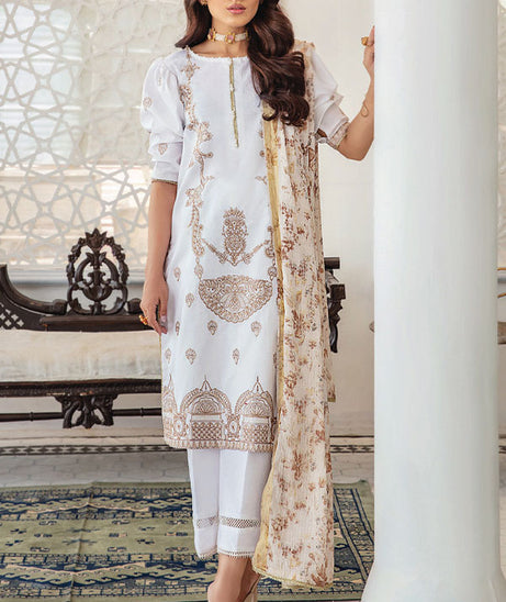 Sanam Saeed Sifaal Emb Lawn`23 D#07