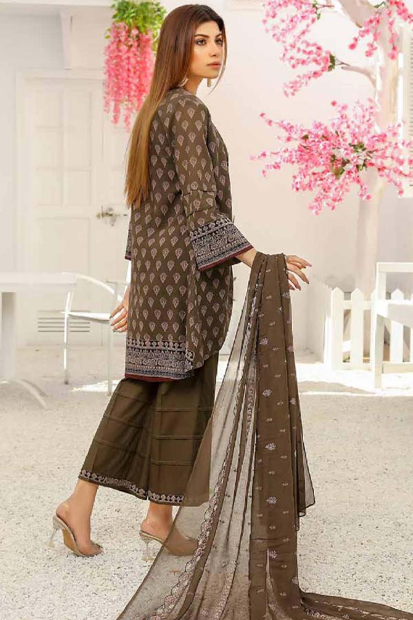Sanam Saeed Swiss Lawn`21 D#02