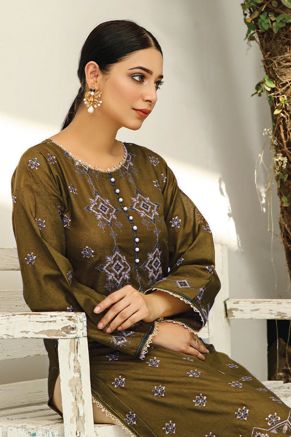 Sanam Saeed Zari Lawn`23 D#09