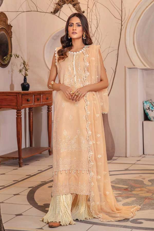 Sanam Saeed Zarish Lawn'23 D#01