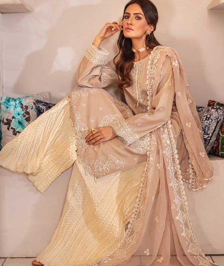 Sanam Saeed Zarish Lawn'23 D#04