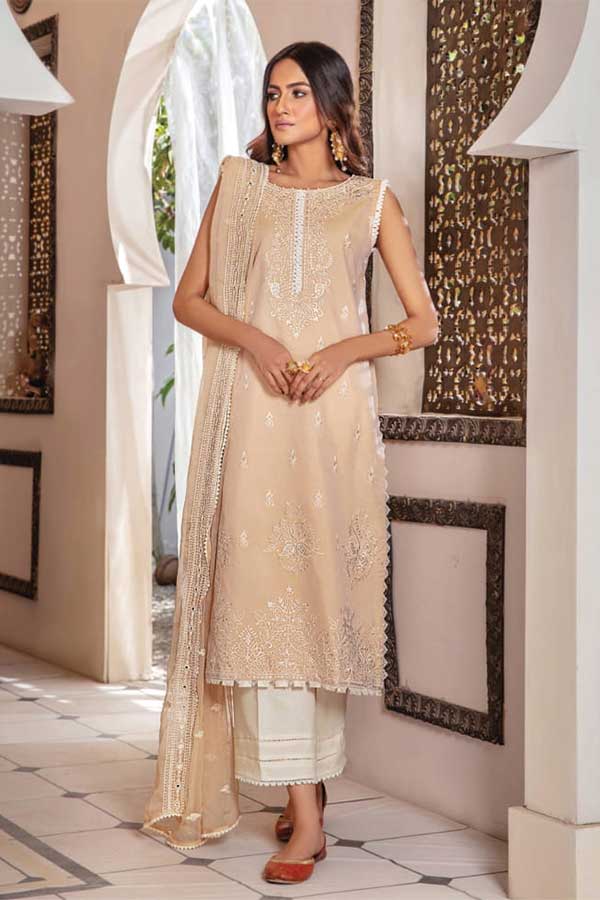 Sanam Saeed Zarish Lawn'23 D#06