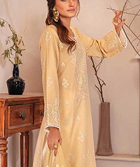 Sanam Saeed Zarish Lawn'23 D#07
