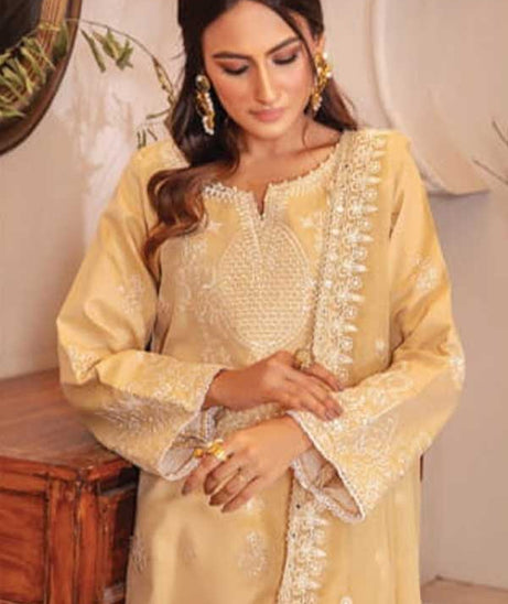 Sanam Saeed Zarish Lawn'23 D#07