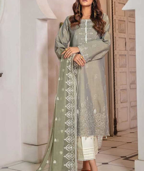 Sanam Saeed Zarish Lawn'23 D#08