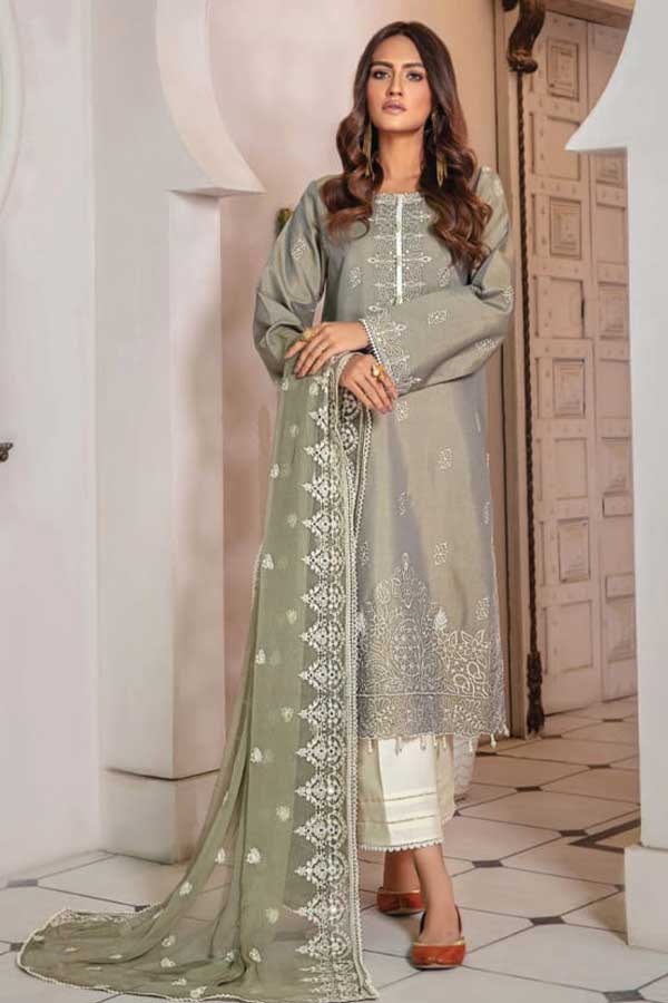 Sanam Saeed Zarish Lawn'23 D#08