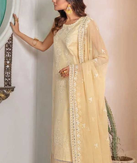 Sanam Saeed Zarish Lawn'23 D#09