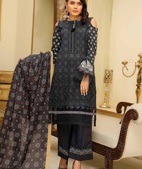 Sanam Saeed Zircon Summer'22 D#8