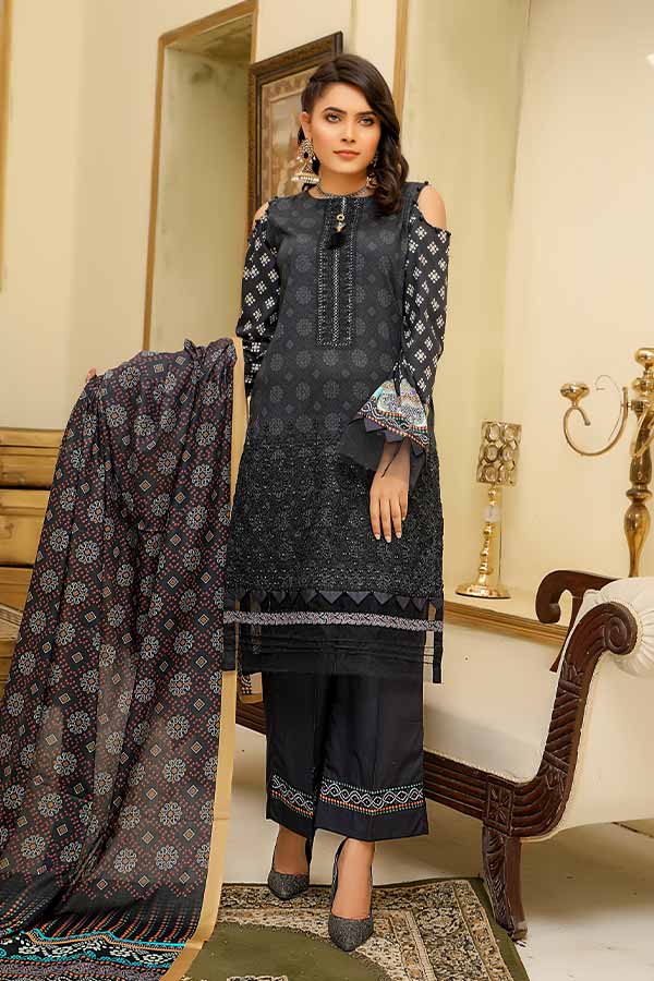 Sanam Saeed Zircon Summer'22 D#8
