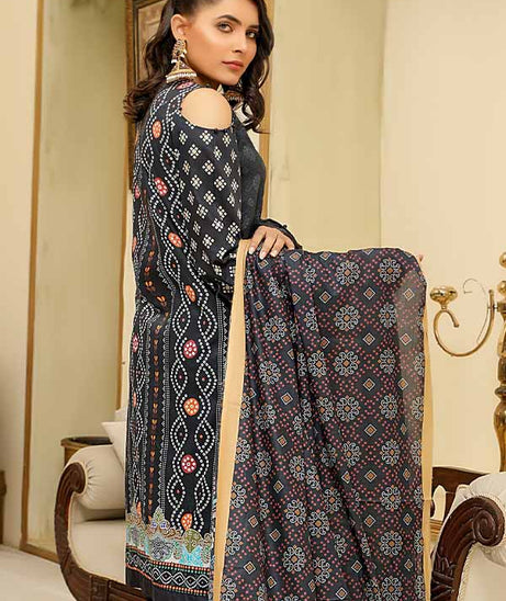 Sanam Saeed Zircon Summer'22 D#8