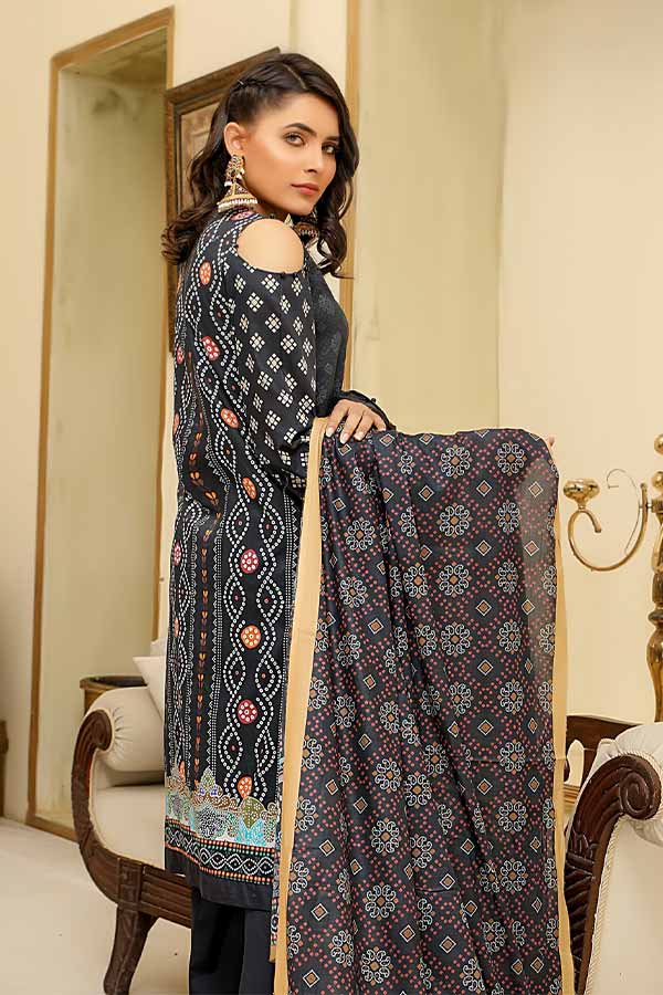 Sanam Saeed Zircon Summer'22 D#8