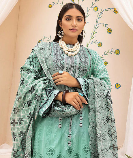 Shaista Azka D/Emb Lawn`22 D#197