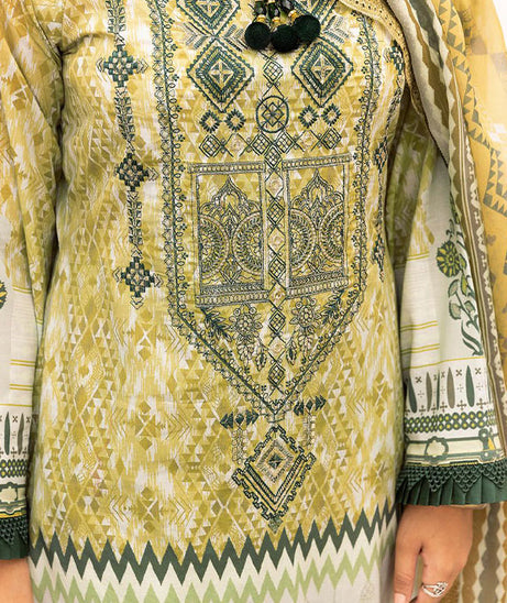 Shaista Azka D/Emb Lawn`22 D#201