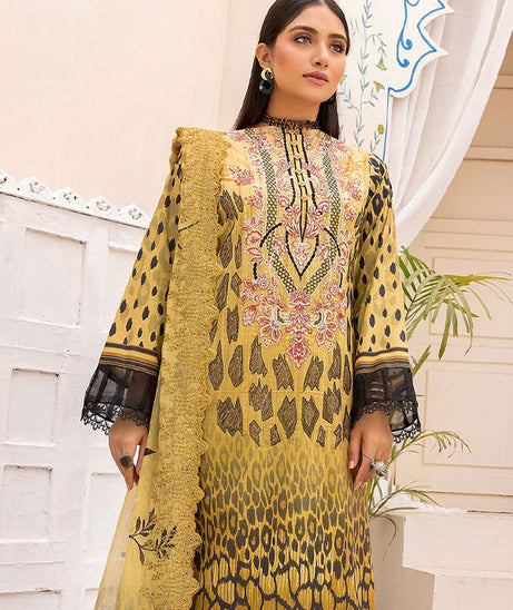 Shaista Azka D/Emb Lawn`22 D#205