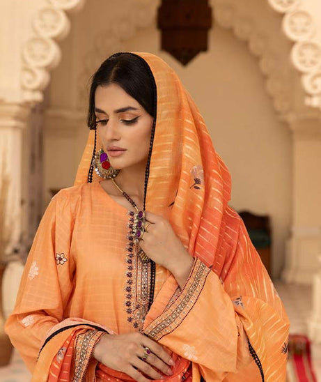 Shaista Emb Luxury Lawn`24 D#136