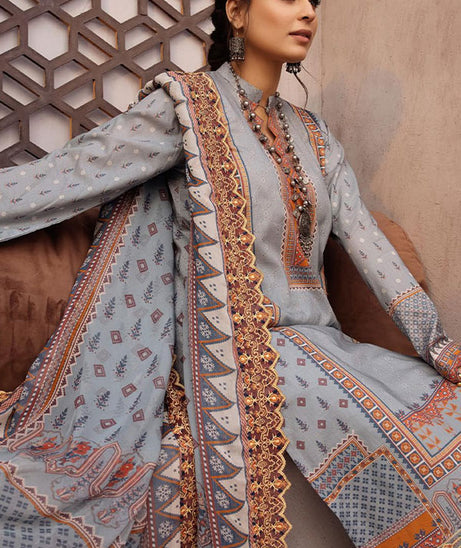 Shaista Hira Digital Emb Lawn`23 D#04