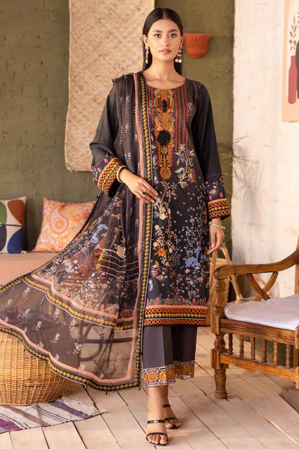 Shaista Hooriya Emb Lawn`23 HSE#7