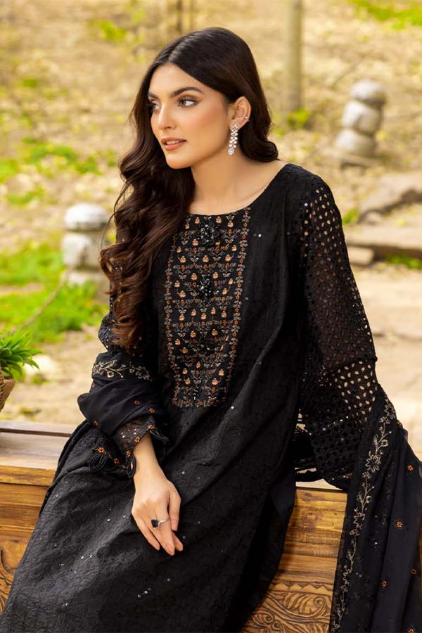 Shaista Mehrunisa Emb Lawn`23 SML#40