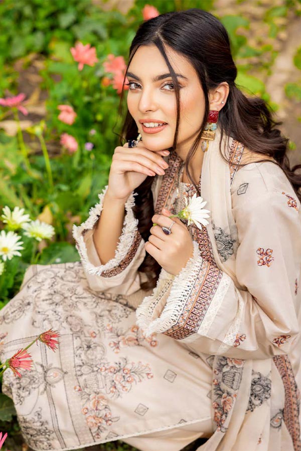 Shaista Mehrunisa Emb Lawn`23 SML#44