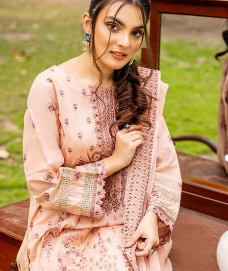 Shaista Mehrunisa Emb Lawn`23 SML#48