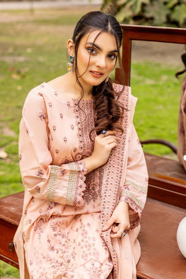 Shaista Mehrunisa Emb Lawn`23 SML#48
