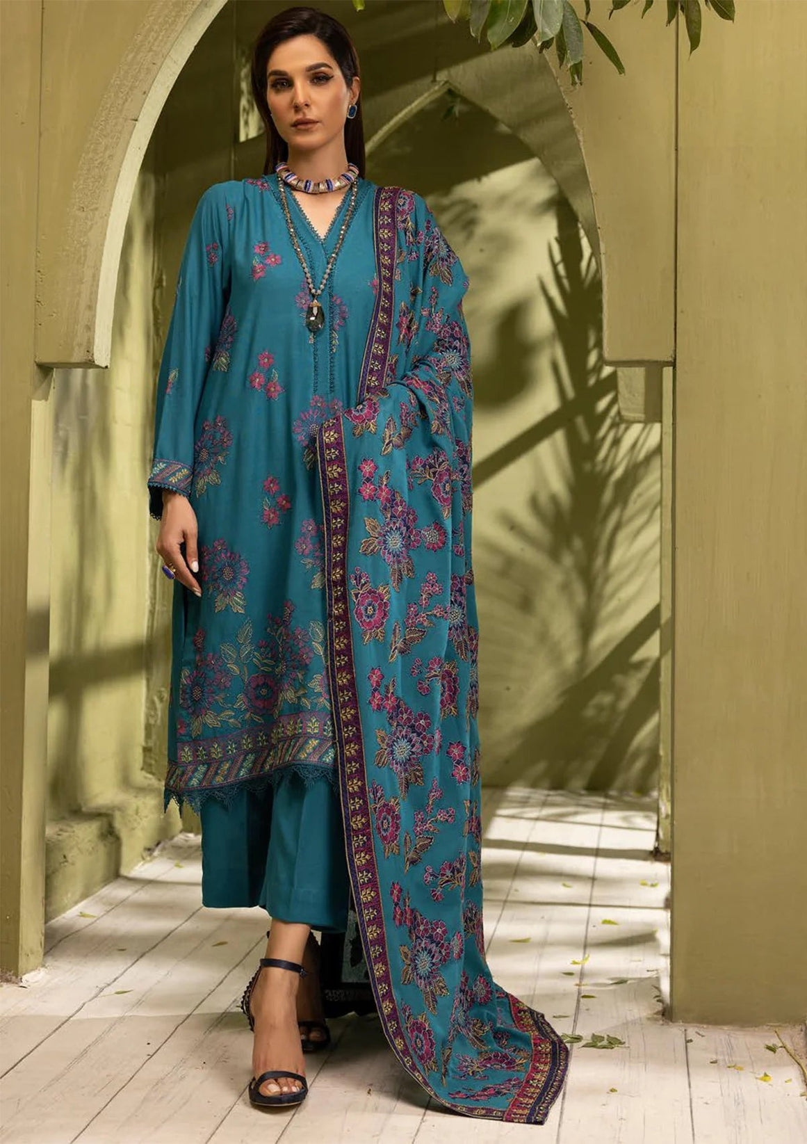 Shaista Pre Emb Karandi Shawl'23 D#161