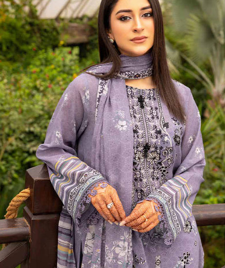 Shaista Shanzay S/Emb Lawn`23 D#70