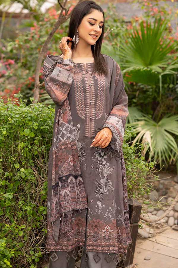 Shaista Shanzay S/Emb Lawn`23 D#78