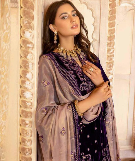 Shaista Emb Velvet`22 D#401