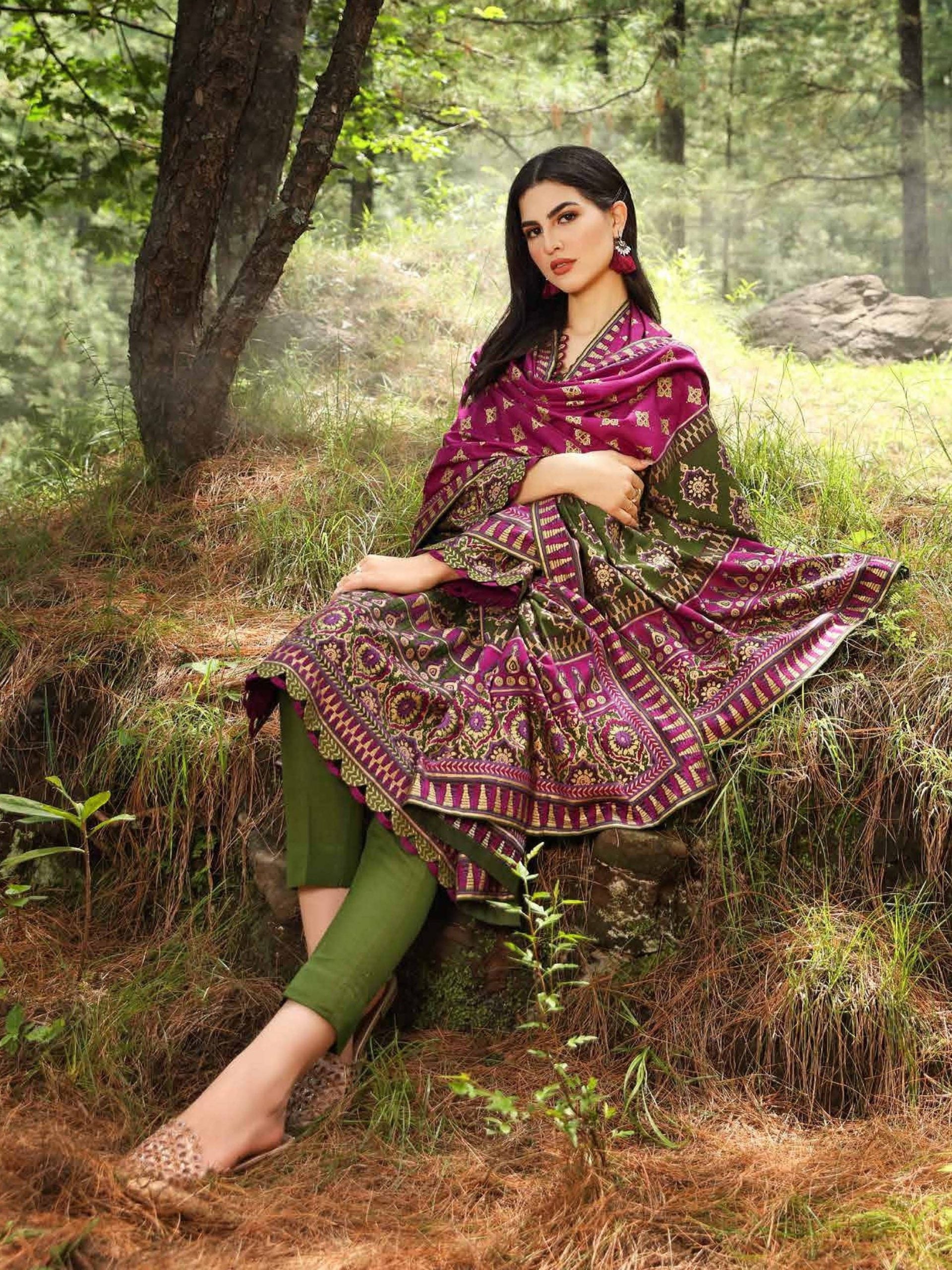 Gul Ahmed Winter Collection`21 TK#12014-A